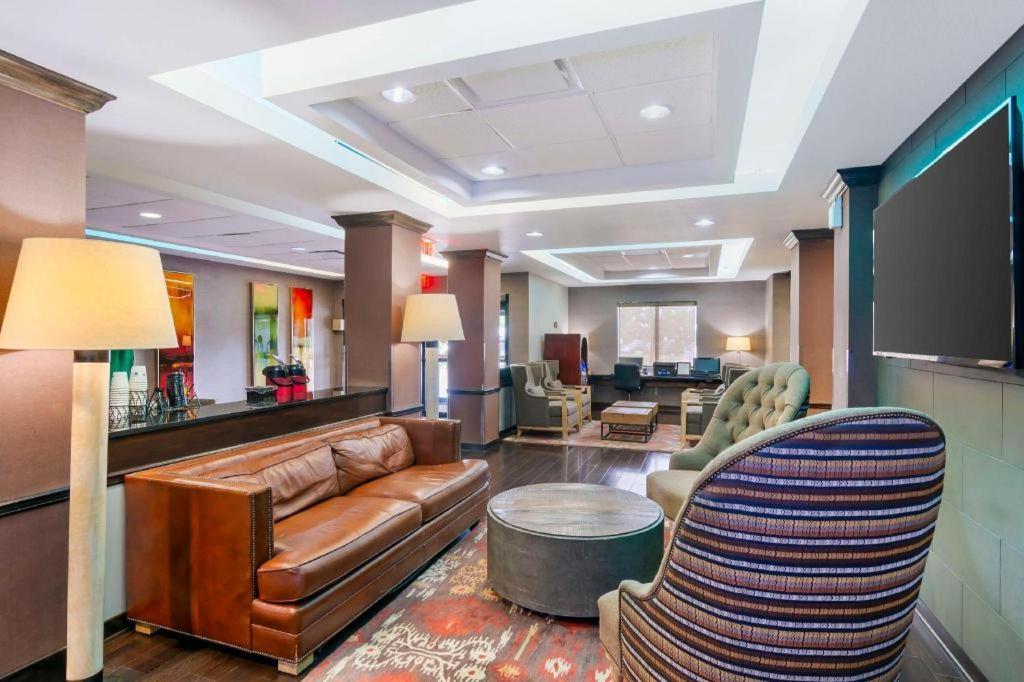 Best Western Plus Olathe Hotel Buitenkant foto