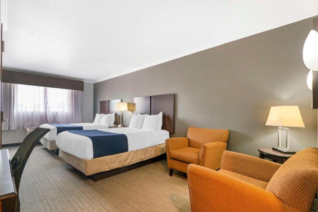 Best Western Plus Olathe Hotel Buitenkant foto
