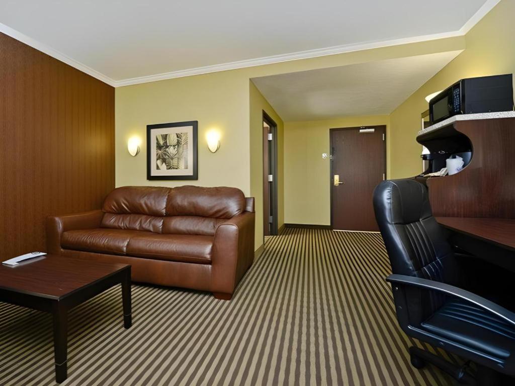 Best Western Plus Olathe Hotel Buitenkant foto