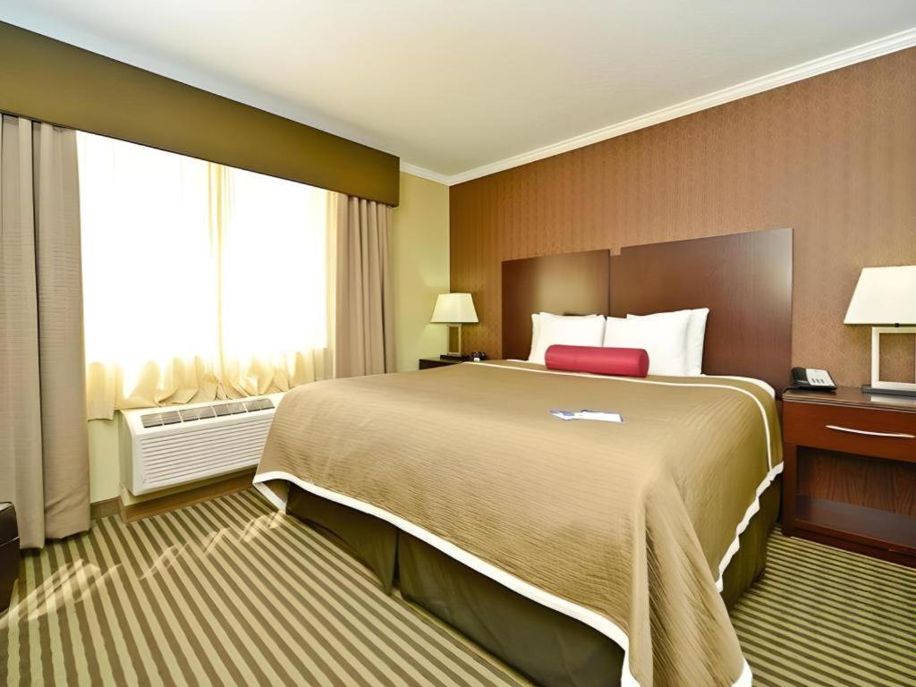 Best Western Plus Olathe Hotel Buitenkant foto