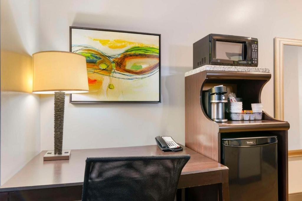 Best Western Plus Olathe Hotel Buitenkant foto